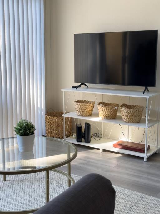 أنهايم Modern Retreat 1 Mi. From Disney المظهر الخارجي الصورة