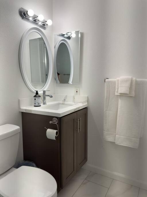 أنهايم Modern Retreat 1 Mi. From Disney المظهر الخارجي الصورة